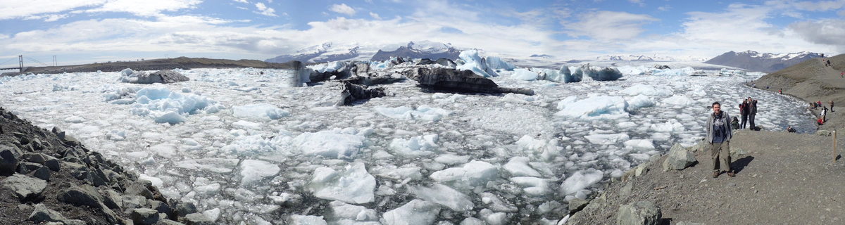 A slow passage — Jökulsárlón, Iceland